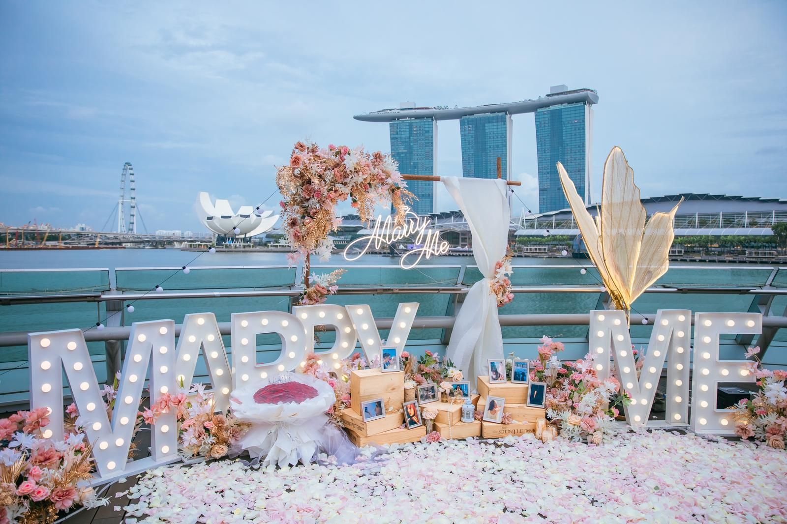 Marry Me letters and flowers by Marina Bay