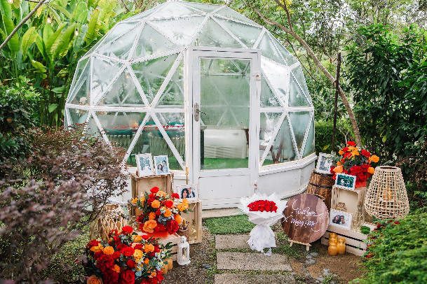 Garden dome with orange flowers